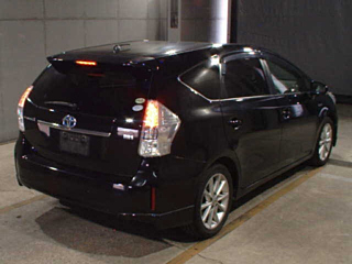TOYOTA PRIUS ALPHA 2012