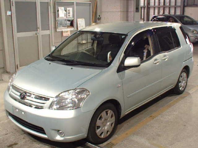 TOYOTA RAUM 2011