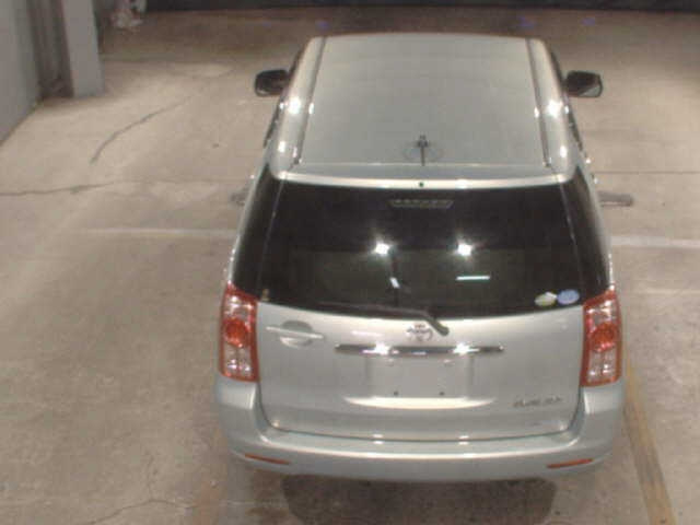 TOYOTA RAUM 2011