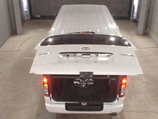 TOYOTA HIACE VAN 2017