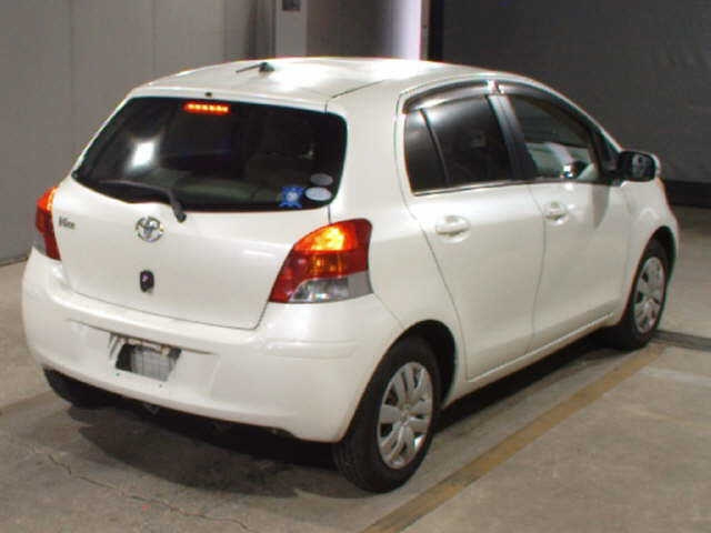 TOYOTA VITZ 2011