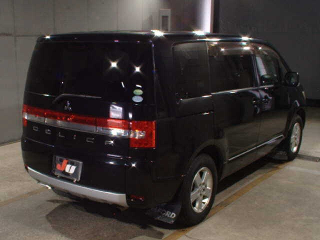 MITSUBISHI DELICA D5 2013
