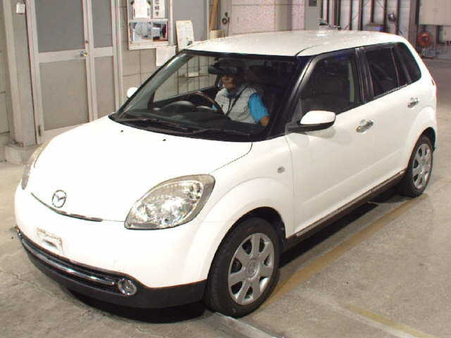 MAZDA VERISA 2010