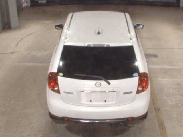 MAZDA VERISA 2010