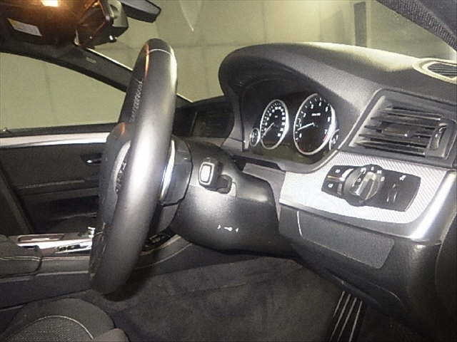 BMW 5 SERIES 2011
