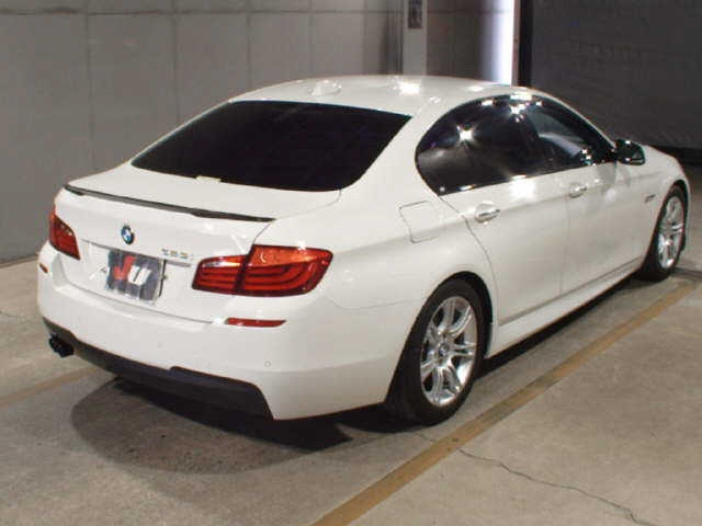 BMW 5 SERIES 2011