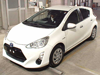 TOYOTA AQUA 2016
