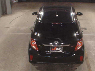 TOYOTA VITZ 2011