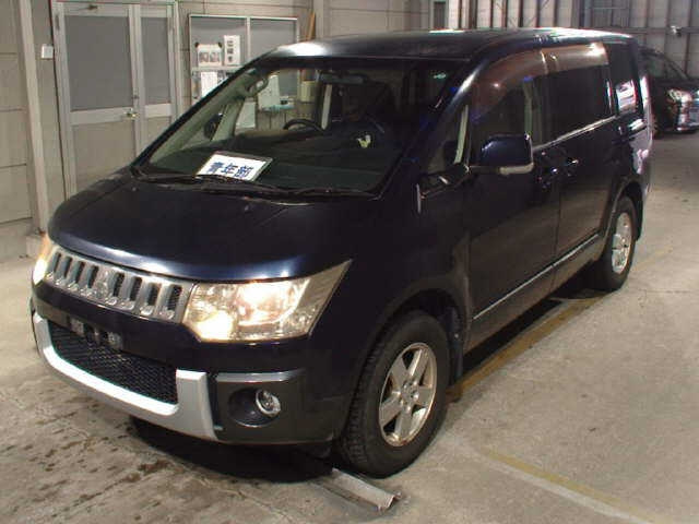 MITSUBISHI DELICA D5 2010