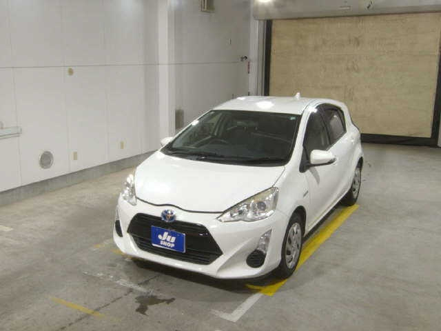 TOYOTA AQUA 2015