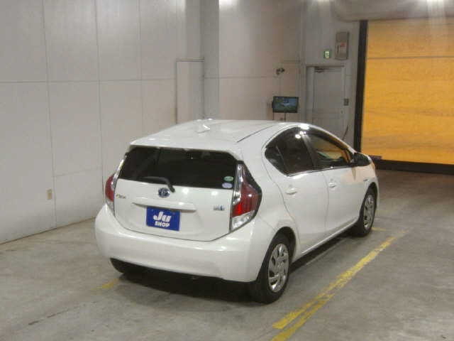 TOYOTA AQUA 2015