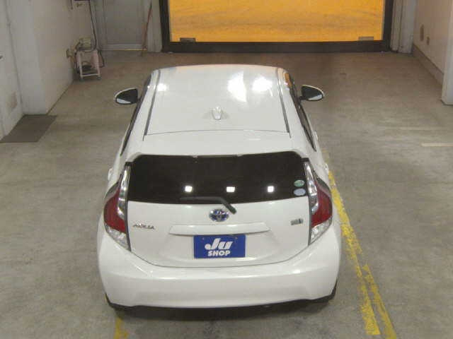 TOYOTA AQUA 2015