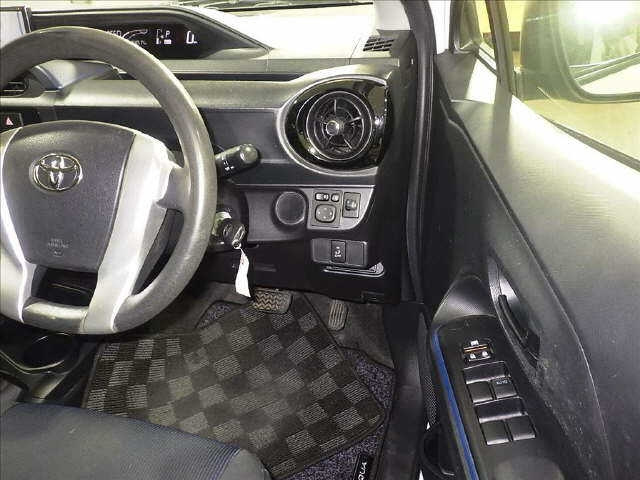 TOYOTA AQUA 2015