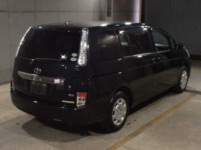 TOYOTA ISIS 2013