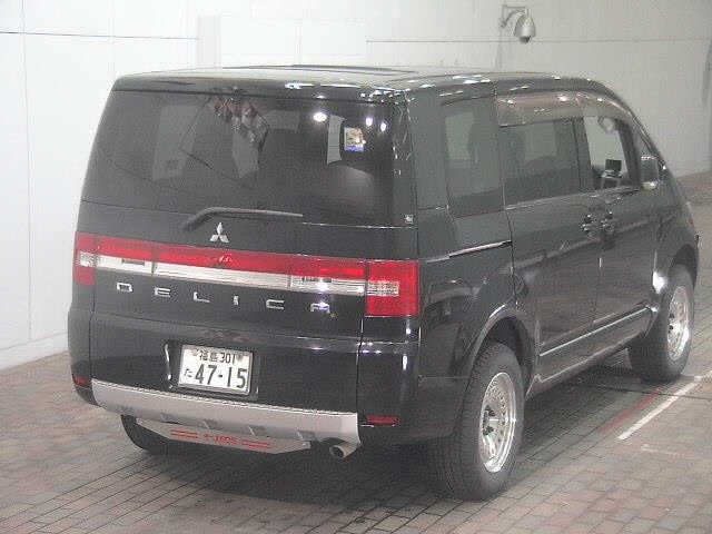 MITSUBISHI DELICA D5 2010