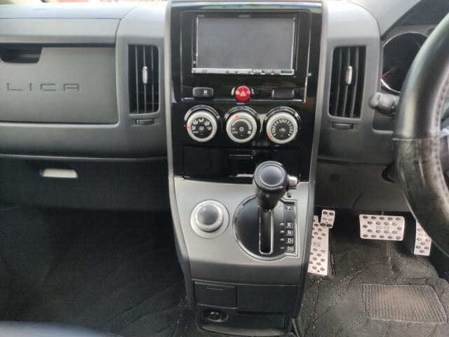 MITSUBISHI DELICA D5 2010