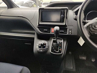 TOYOTA VOXY 2014