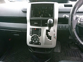 TOYOTA NOAH 2013