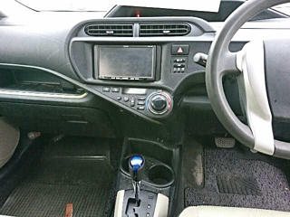 TOYOTA AQUA 2012