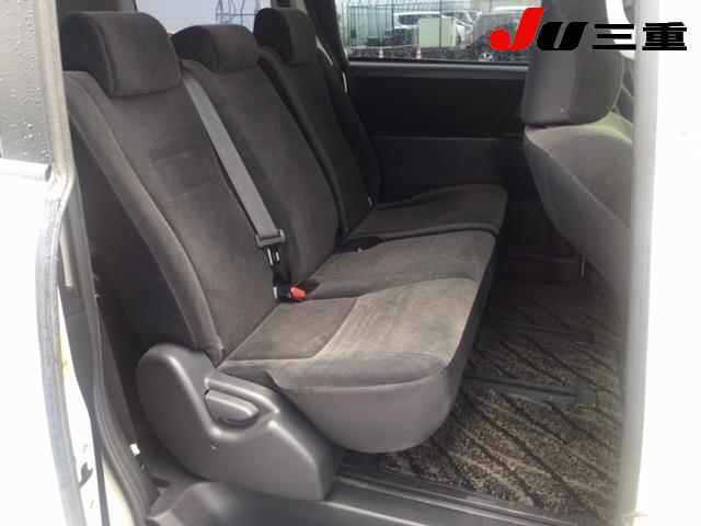 TOYOTA NOAH 2010