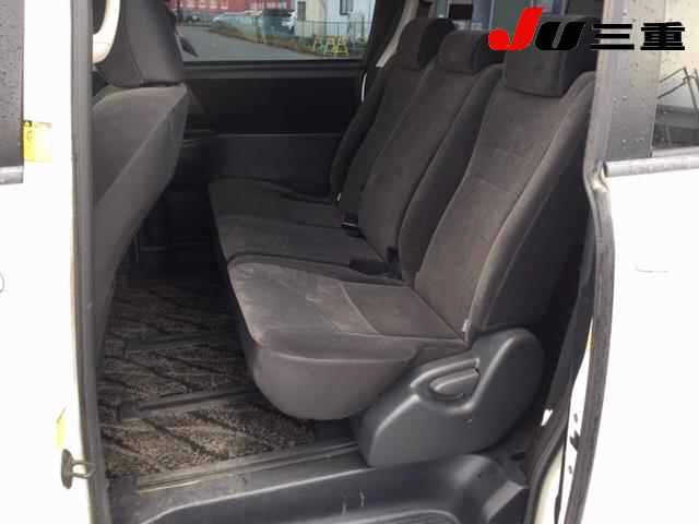 TOYOTA NOAH 2010