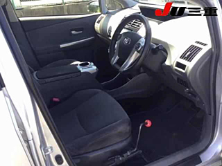 TOYOTA PRIUS ALPHA 2014
