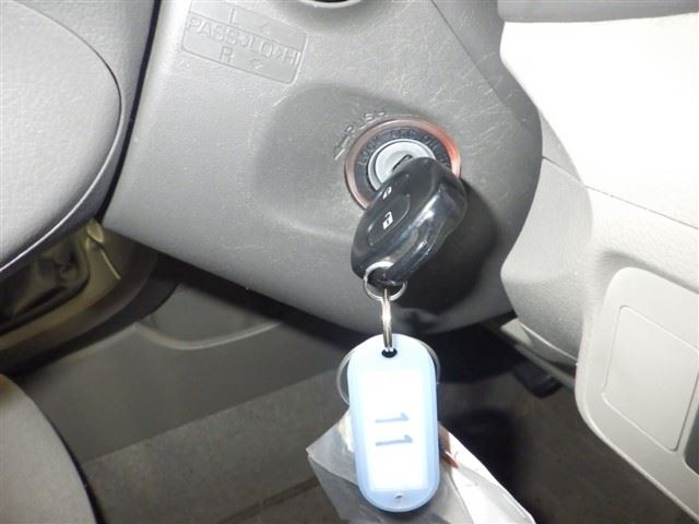 TOYOTA COROLLA AXIO 2011