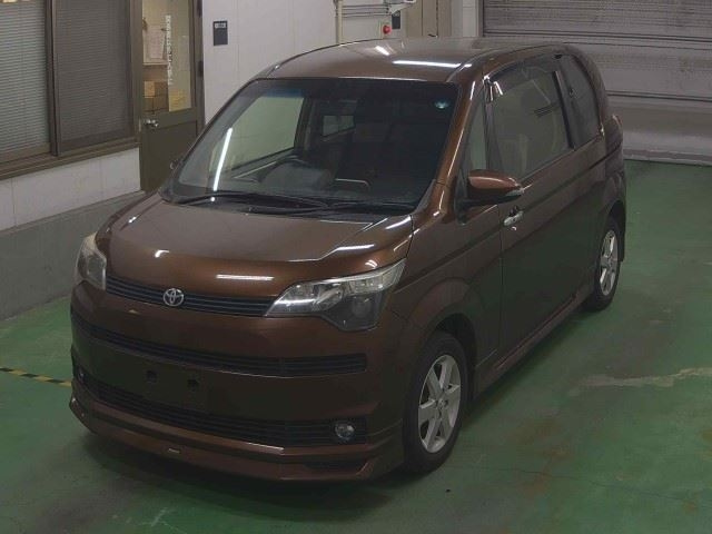 TOYOTA SPADE 2013