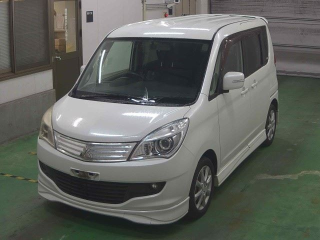 MITSUBISHI DELICA D2 2012