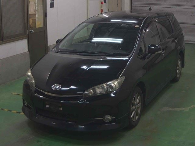 TOYOTA WISH 2014