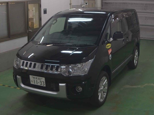 MITSUBISHI DELICA D5 2015