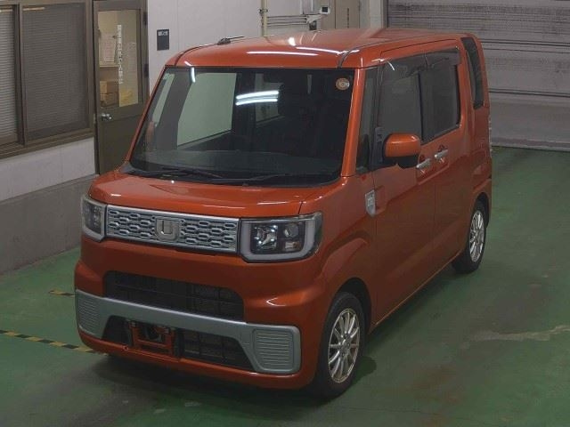 DAIHATSU WAKE 2015
