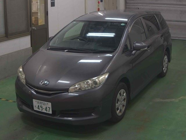 TOYOTA WISH 2013
