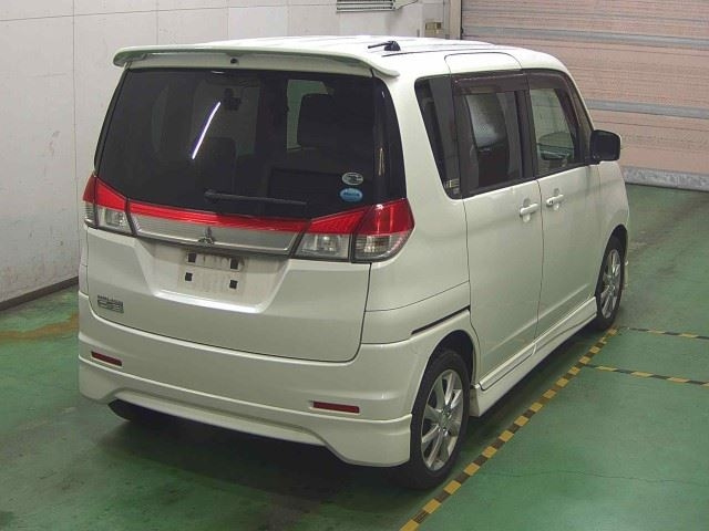 MITSUBISHI DELICA D2 2012