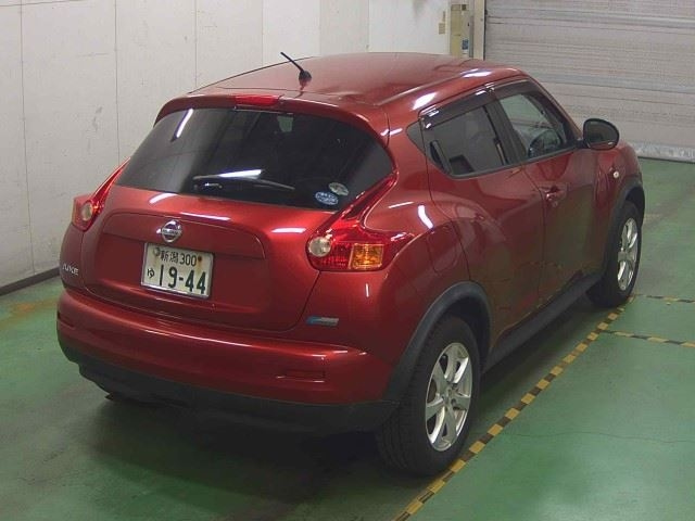 NISSAN JUKE 2011