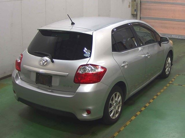 TOYOTA AURIS 2012