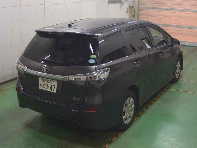 TOYOTA WISH 2013