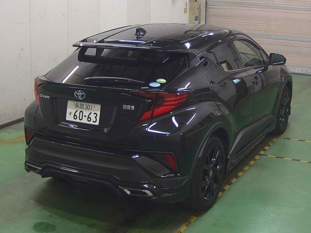 TOYOTA C-HR 2021