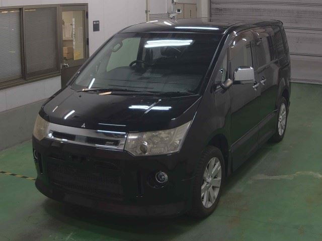 MITSUBISHI DELICA D5 2013