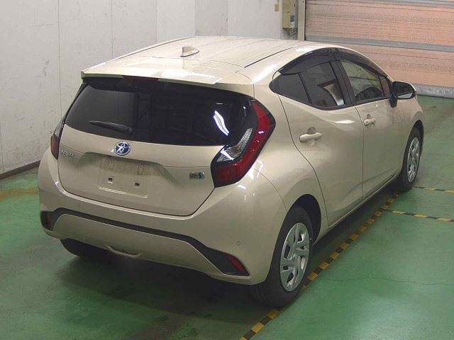 TOYOTA AQUA 2023