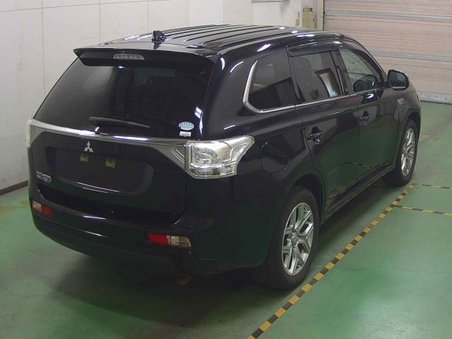 MITSUBISHI OUTLANDER PHEV 2015