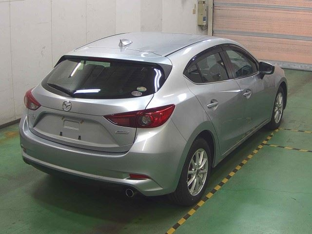 MAZDA AXELA 2017