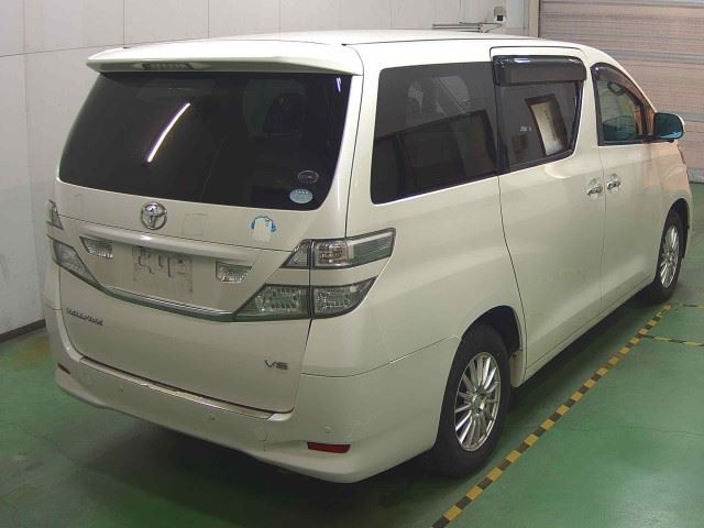 TOYOTA VELLFIRE 2011