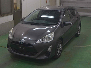 TOYOTA AQUA 2015