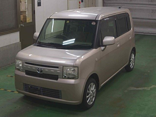 TOYOTA PIXIS SPACE 2012