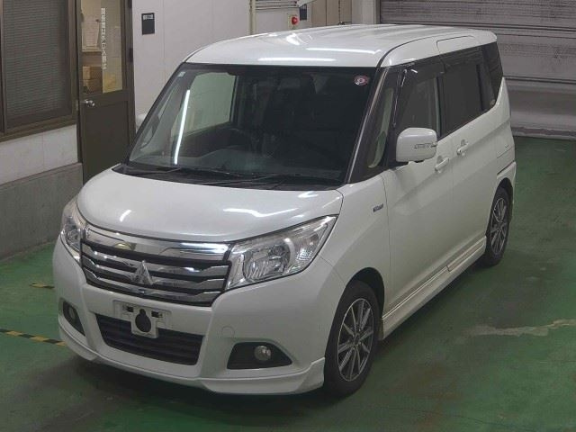MITSUBISHI DELICA D2 2016