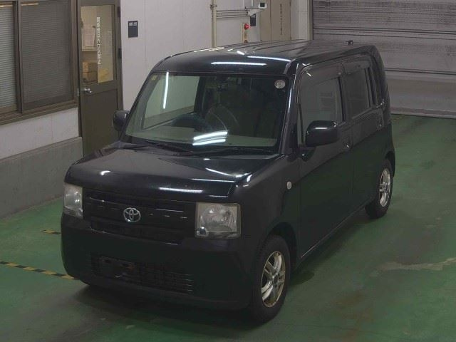 TOYOTA PIXIS SPACE 2012