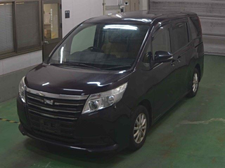TOYOTA NOAH 2015
