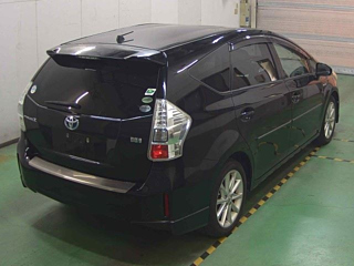TOYOTA PRIUS ALPHA 2012