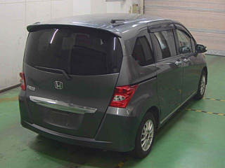 HONDA FREED 2010